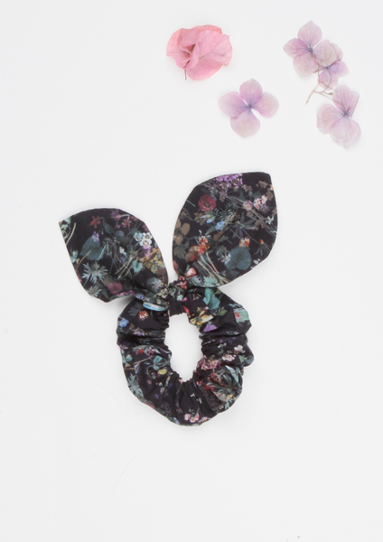 Heirloom Scrunchie, Botanical Garden, Ebony